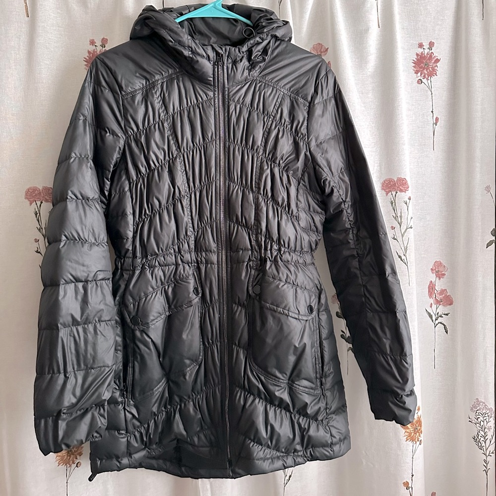 Athleta puffer jacket — Small